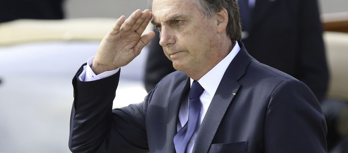 Presidente Jair Bolsonaro deixa o Congresso Nacional após tomar posse e segue para o Palácio do Planalto.